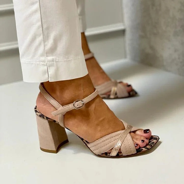 Jannah | Sandalen met hak en gekruiste bandjes