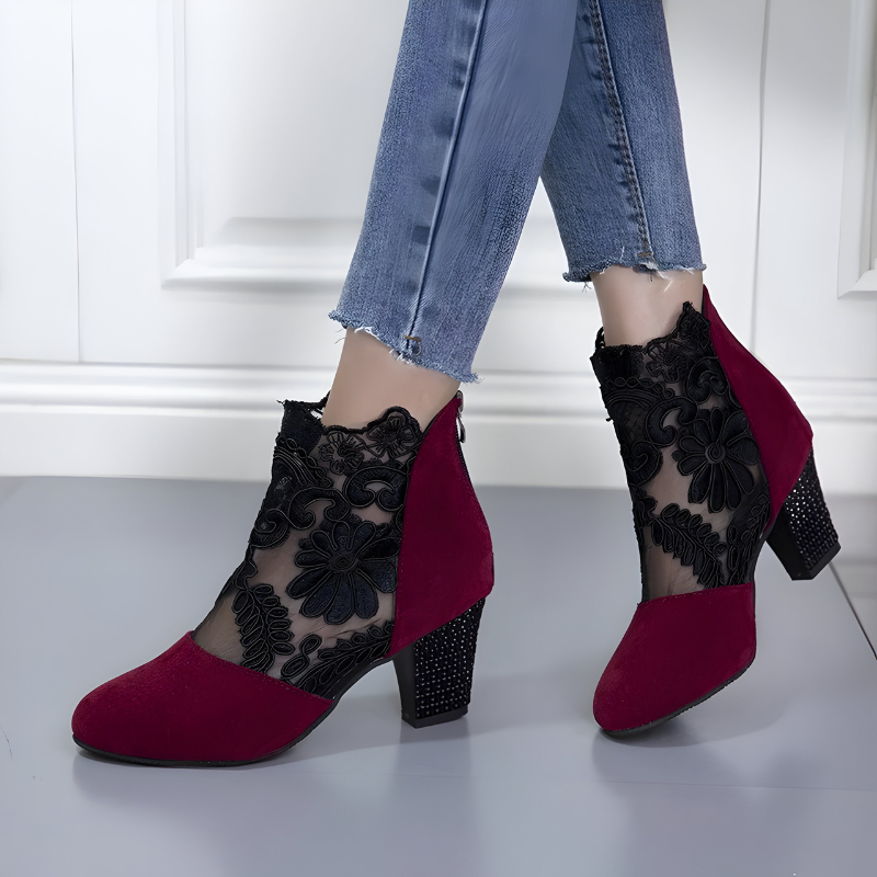 Osvina | Elegante Enkellaarzen Met Kantdetails