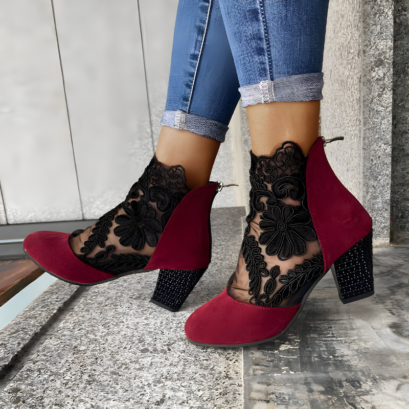 Osvina | Elegante Enkellaarzen Met Kantdetails