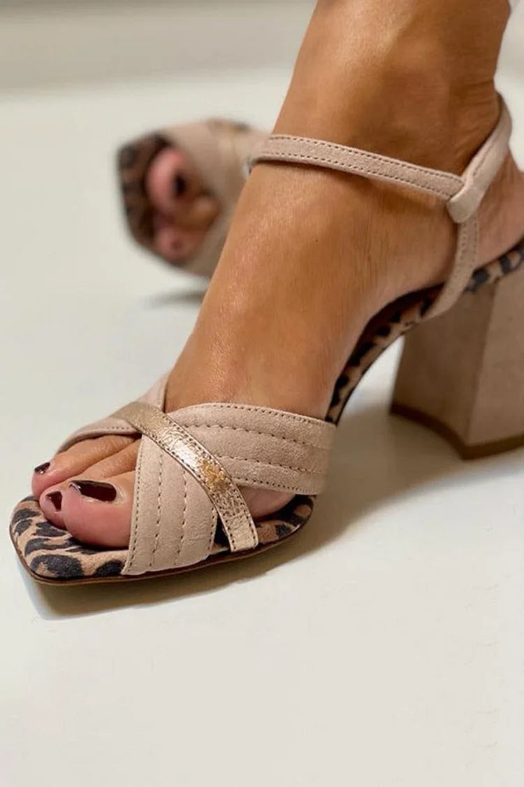 Jannah | Sandalen met hak en gekruiste bandjes