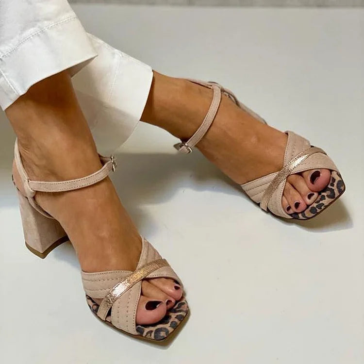 Jannah | Sandalen met hak en gekruiste bandjes