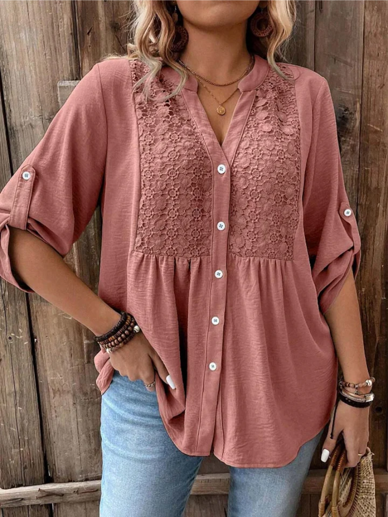 Trisha – Blouse met V-hals en knopen