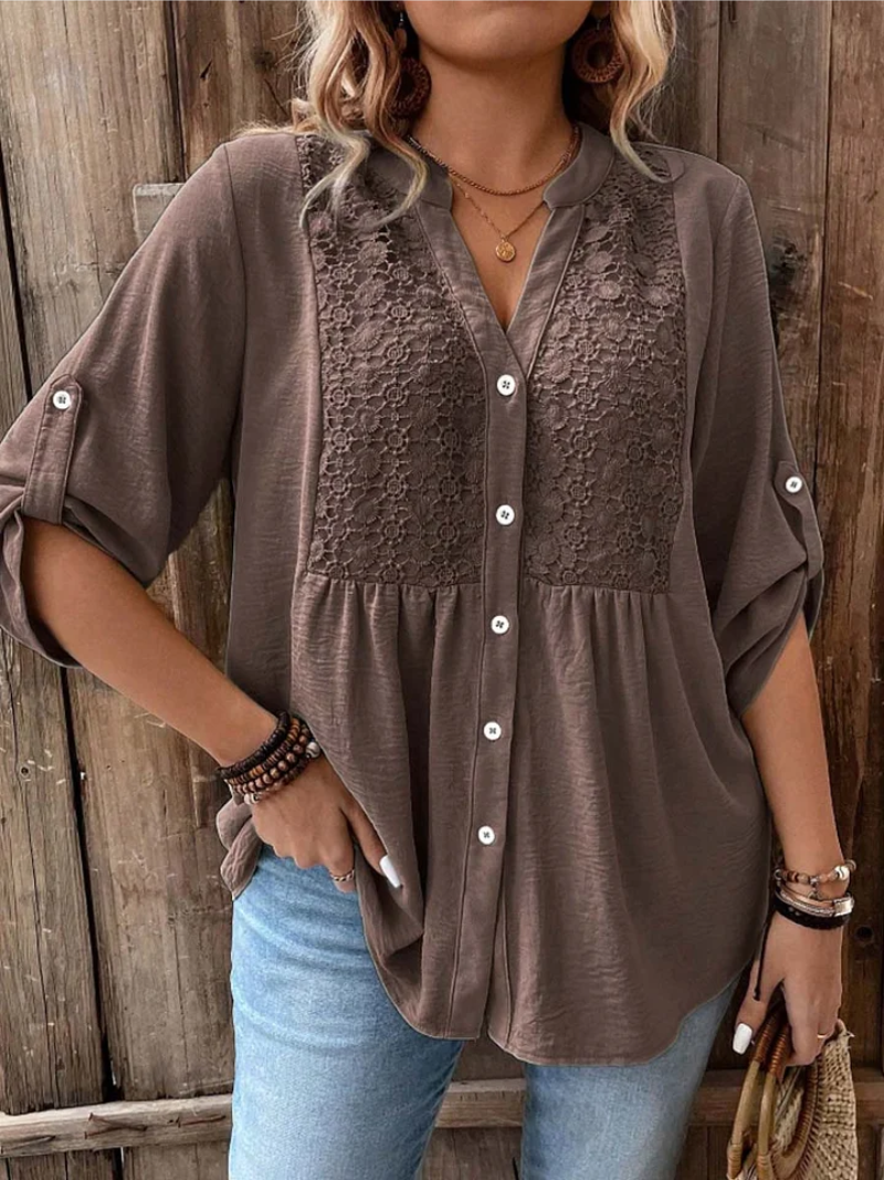 Trisha – Blouse met V-hals en knopen